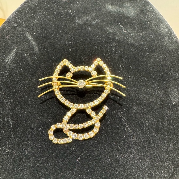 Gold tone and rhinestone Cat Brooch pin - Picture 6 of 6